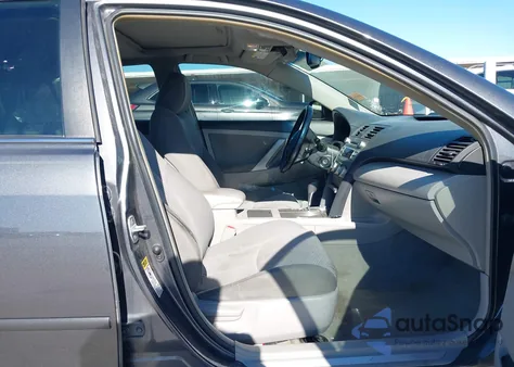 2011 Toyota Camry Se z USA, uszkodzony, nr VIN 4T1BF3EK0BU726130